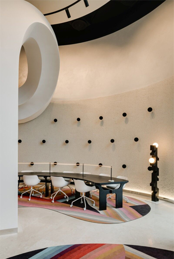 Biuro Syrena Real Estate, HOP Chmielna, Warszawa